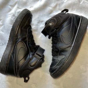 NIKE - Court Borough Mid 2 black color size 5